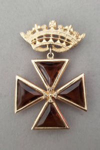1980s Vintage Gold Tone and Topaz Rhinestone Maltese Cross and Crown Brooch, Possibly Accessocraft NYC