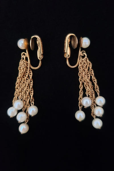 1960s Vintage White Pearl and Gold Fill Tassel Clip-On Earrings by Winard