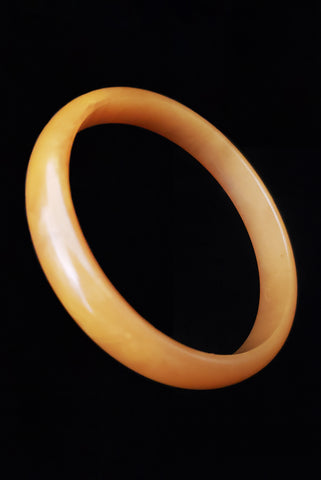 1940s Vintage Egg Yolk and Butterscotch Marbled Bakelite Bangle