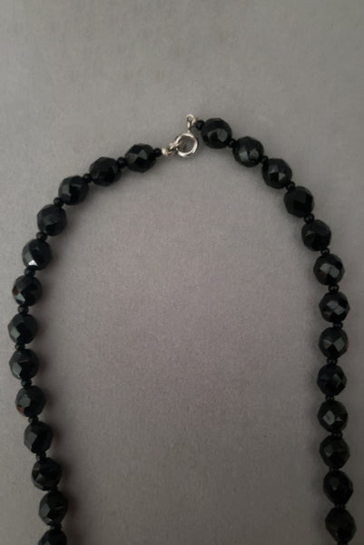 1920s Vintage Black and Clear Graduated Glass Bead Necklace