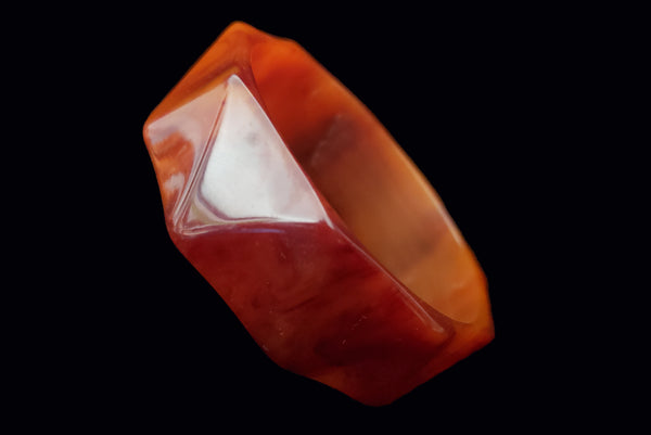 1930s Vintage Carved Triangular Faceted Flame Dark Red and Butterscotch Bakelite Bangle