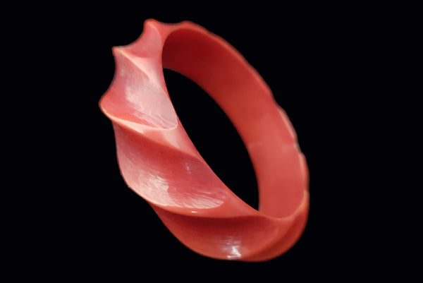 1930s Vintage Paprika Red Spiral Carved Bakelite Bangle Bracelet