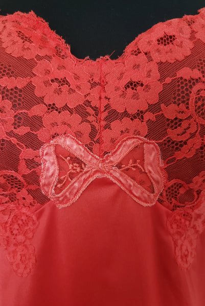 1950s Vintage Crimson Full Slip by Van Raalte, Small to Medium