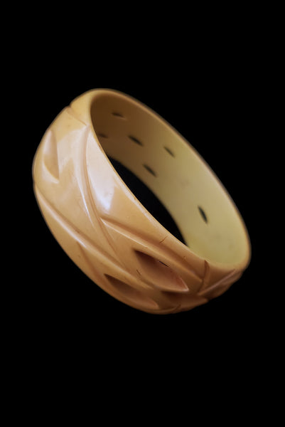 1930s Vintage Carved and Pierced Corn Yellow Bakelite Bangle