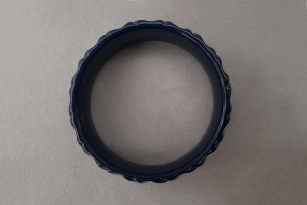 1980s Vintage Gray Marbled and Navy Blue Plastic Three (3) Bangle Bracelet Set