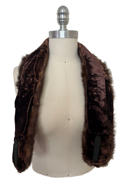Interior view of 1950s vintage brown mink fur and velvet padded stand alone clip-on collar. Showing the brown velvet lining and covered metal clips.