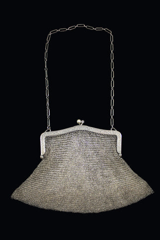 1910s to 1920s Vintage Sterling Silver Metal Mesh Floral Engraved Evening Bag