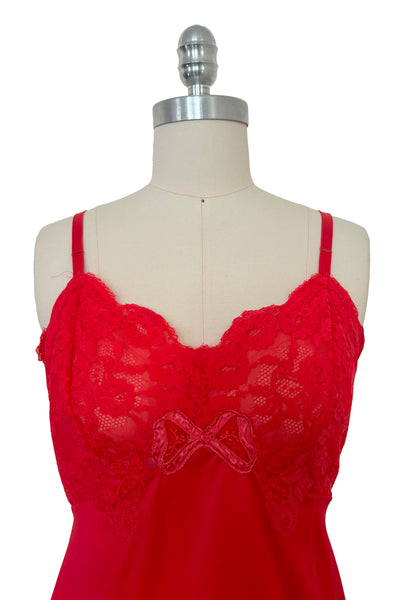 Bodice front view of 1950s vintage crimson red nylon and lace full slip by Van Raalte, small to medium.