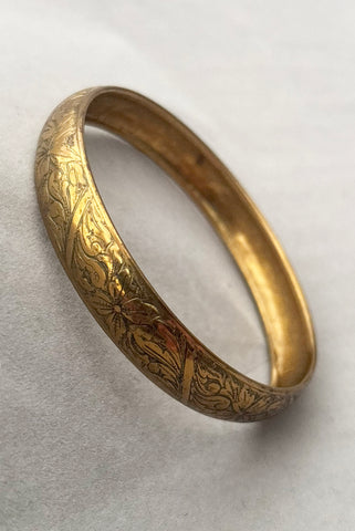 1930s Vintage Gold Tone Etched Floral Brass Bangle
