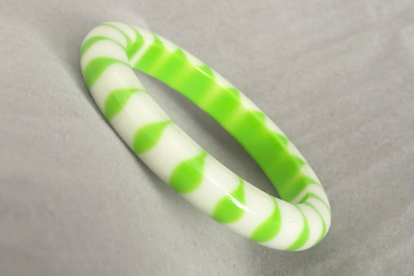 1960s Vintage Lime Green and White Injected Dot Lucite Sliced Bangle Bracelet