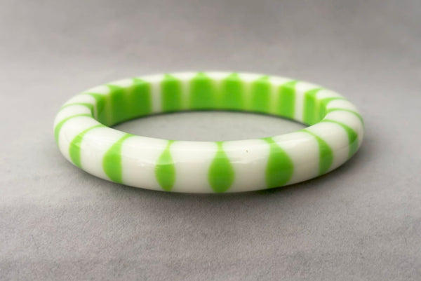 1960s Vintage Lime Green and White Injected Dot Lucite Sliced Bangle Bracelet
