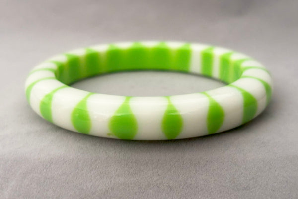 1960s Vintage Lime Green and White Injected Dot Lucite Sliced Bangle Bracelet