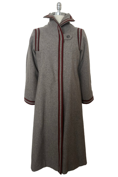 Front view of 1960s vintage heavy gray and rust tie waist wool coat by Carol Cohen for Braefair, size medium to large. Showing the coat without the tie.