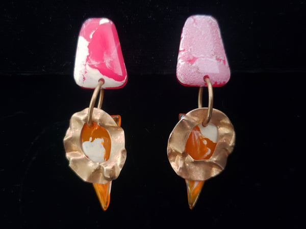 1980s Vintage Hot Pink and Orange Plastic Post Modern Clip-On Earrings