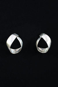 1980s Vintage Taxco Sterling Silver Ribbon Earrings
